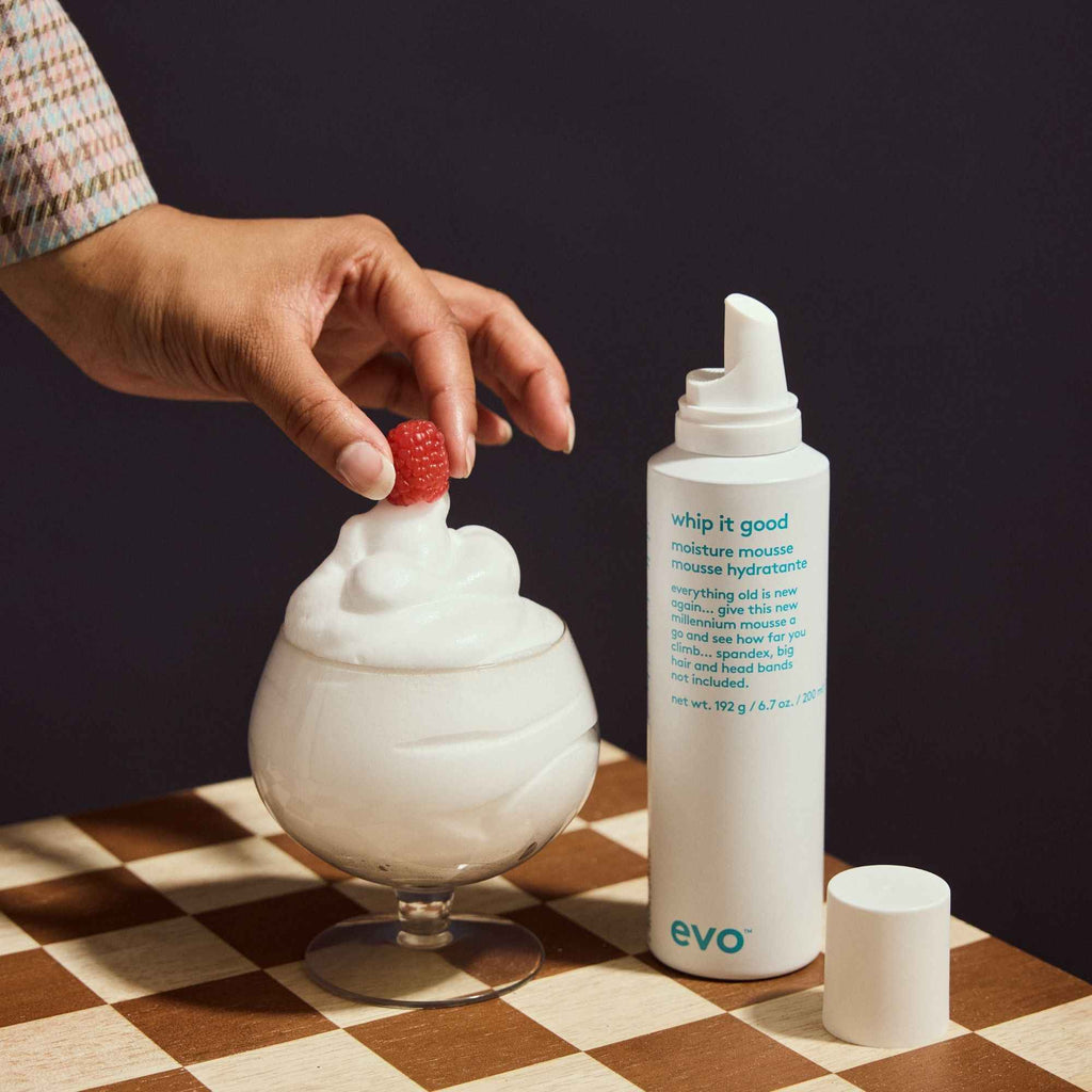 Evo Set Whip It Good Moisture Mousse